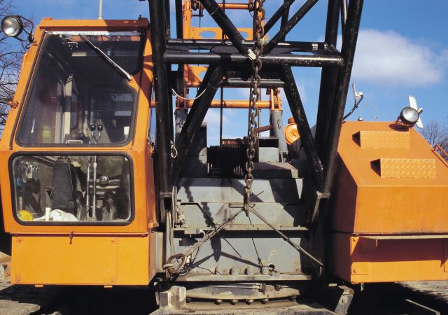 Crane and Forklift Repairing Service Ajman