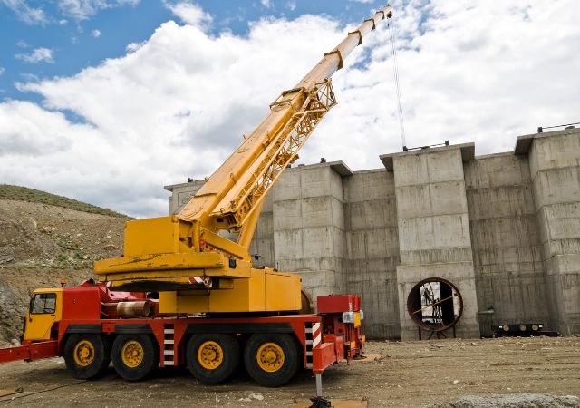 Crane and Forklift Repairing Service UAE